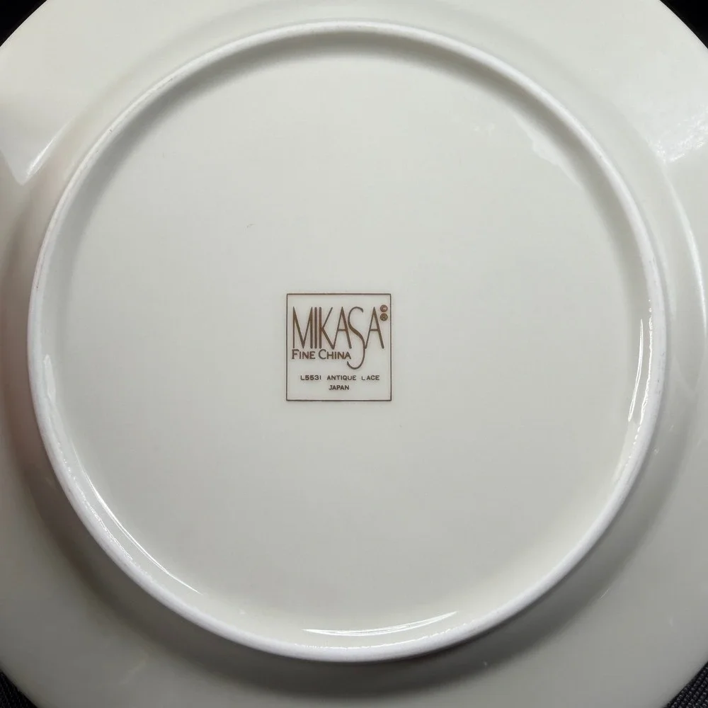 Mikasa Antique Lace Dishes Plates Gold Trim‎ Fine China Japan Set of 2 VTG 7.5